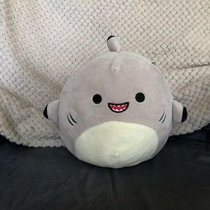 Squishmallow Gordon 7” shark